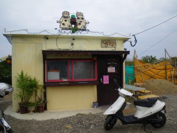 myバイクとクレープ屋さん。中で食べれます！